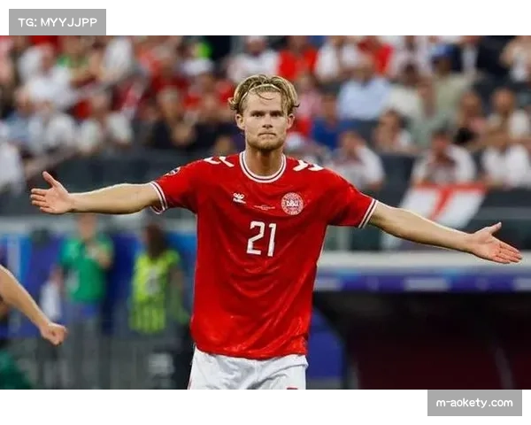 尤尔曼德的攻势足球困境：勒沃库森华丽进攻与脆弱防守的失衡